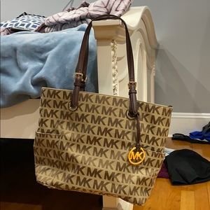 Michael Kors shoulder tote